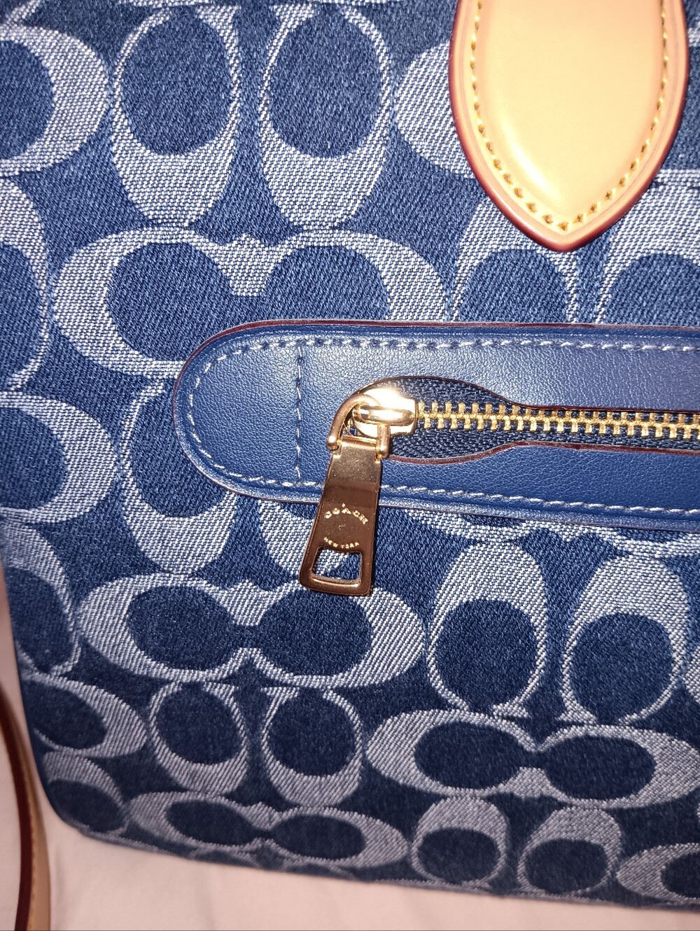 Coach Large Denim Rowan With Coach Poppy Small Wristlet With Gold Leather Trim - Picture 8 of 16